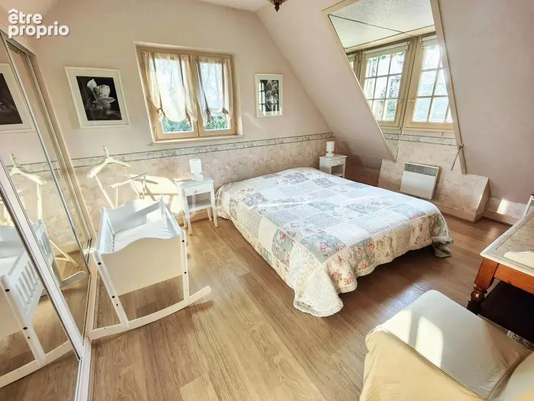 Au calme, grande maison familiale 6 ch av jardin clos arboré, terrasse et piscine couverte - photo 25