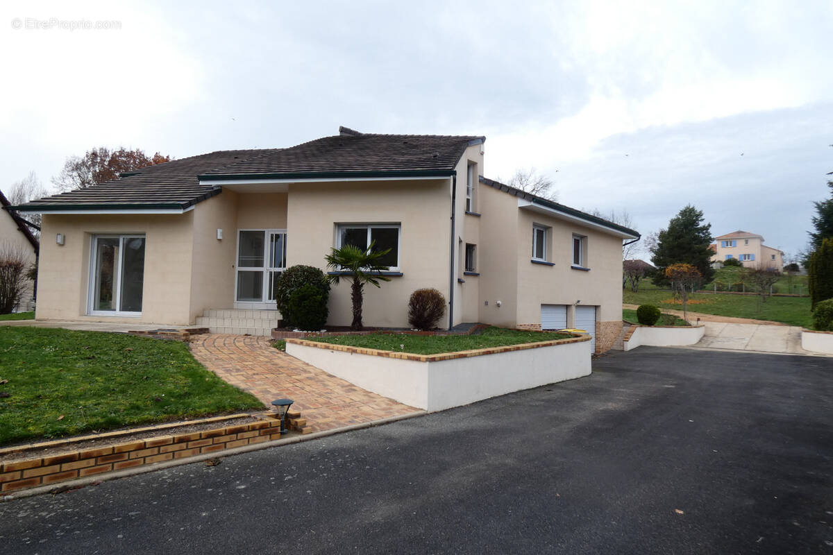Maison à DOMERAT