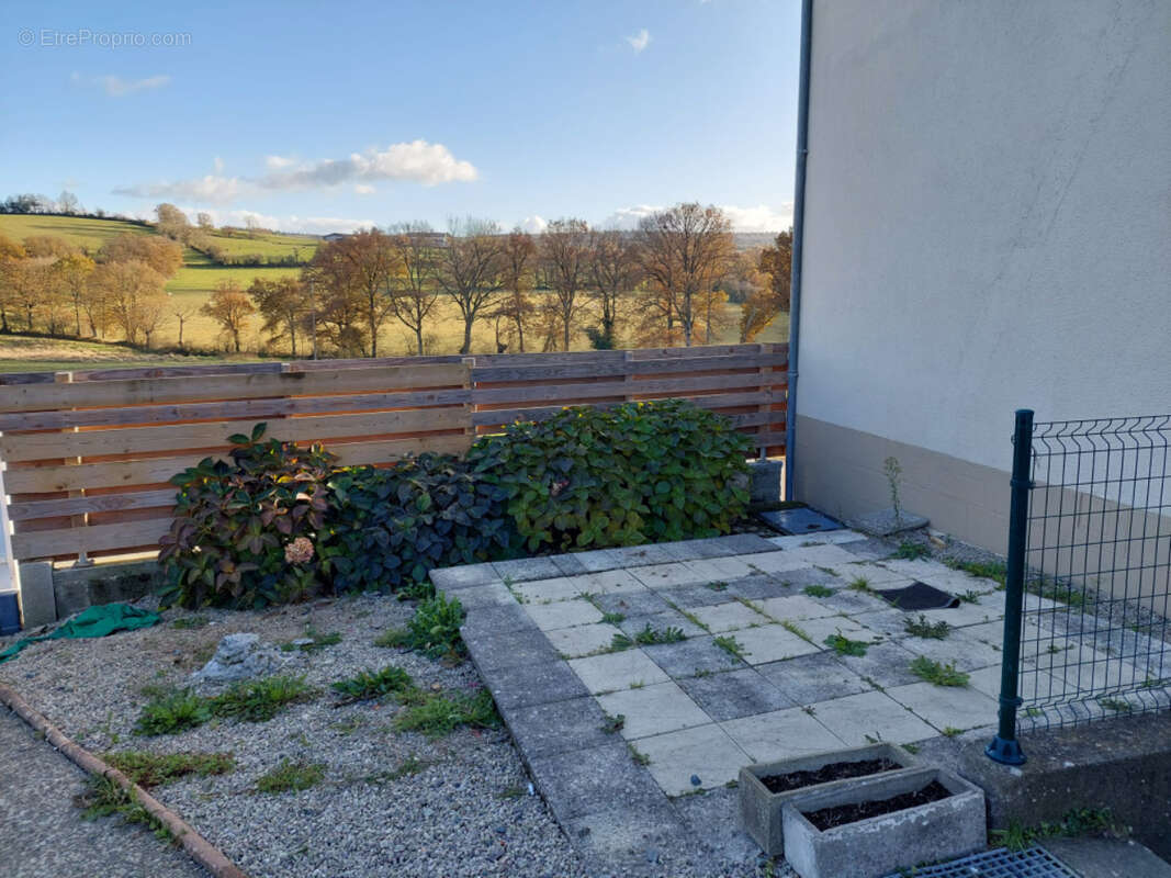 Maison familiale de 115 m2 avec bâtiment de 82.5 m2  et  terrain de 1246 m2 - photo 16