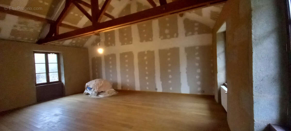 Maison à SAINT-PIERRE-BELLEVUE