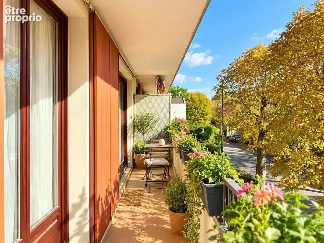 La varenne-saint-hilaire – bel appartement avec balcon, parking et cave - photo 3