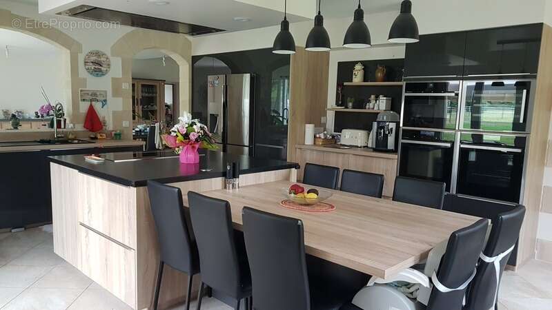 Maison à SAINT-CHRISTOLY-DE-BLAYE