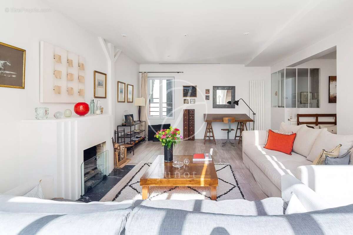 Appartement à PARIS-18E