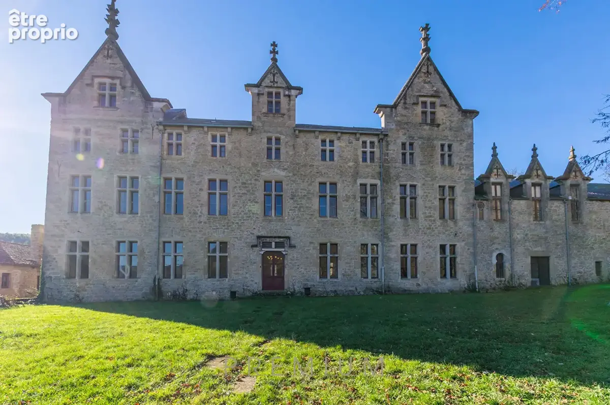 Majestueux Château du XIV siècle. Un Domaine d'Exception aux Portes du Sud - photo 2