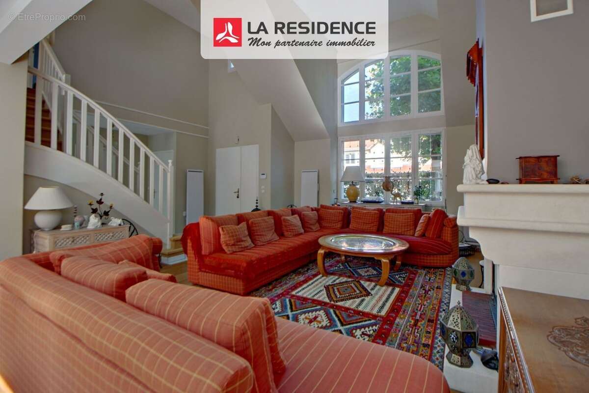 Maison à VERNEUIL-SUR-SEINE