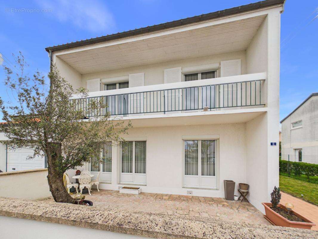Maison de 107 m2 à Chatellerault, 3 chambres, jardin, garage - photo 2