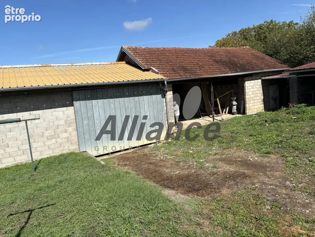 Ferme  avec  dependances  et  terrain  centre   village    ailloncourt - photo 9