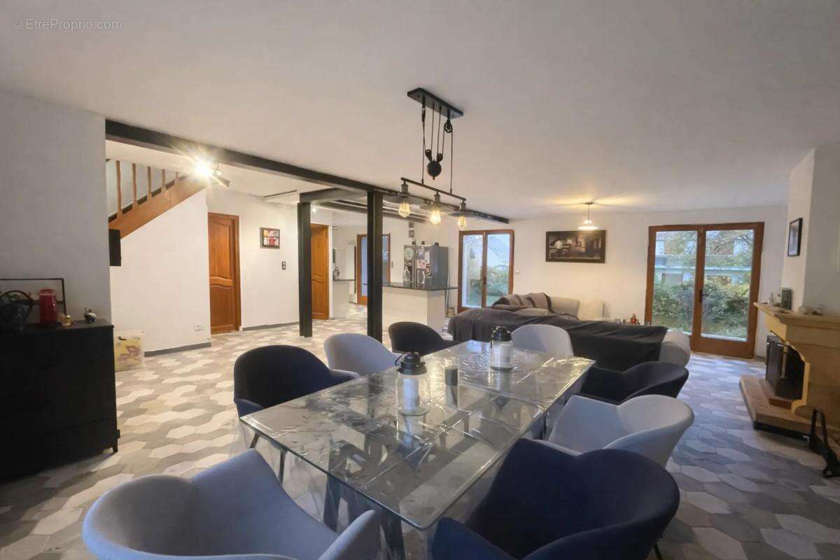 Maison à ROSNY-SUR-SEINE