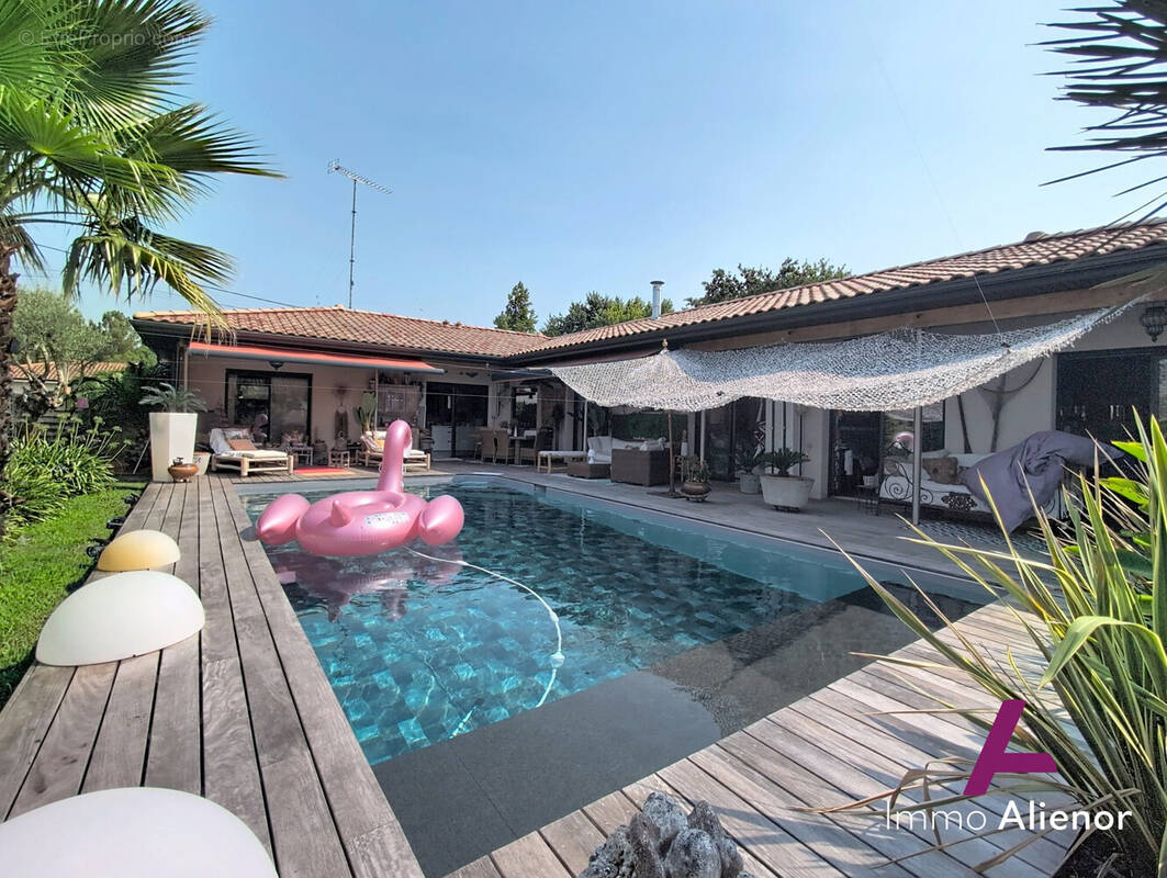 Villa partie extérieure - Maison à LE TEICH