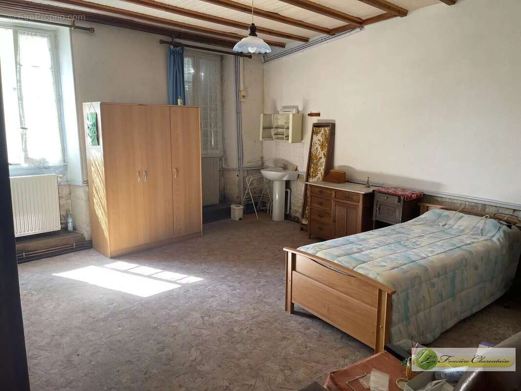Appartement à Aigre  - photo 14