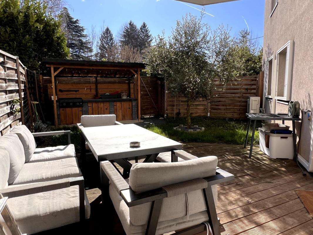 Appartement à SAINT-MARTIN-D'HERES