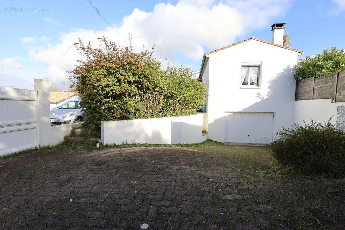 Maison à SAINT-GEORGES-DE-DIDONNE