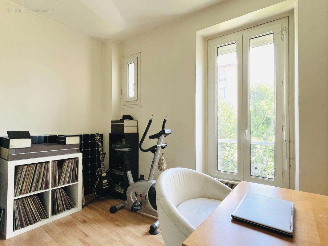 Appartement à MONTROUGE