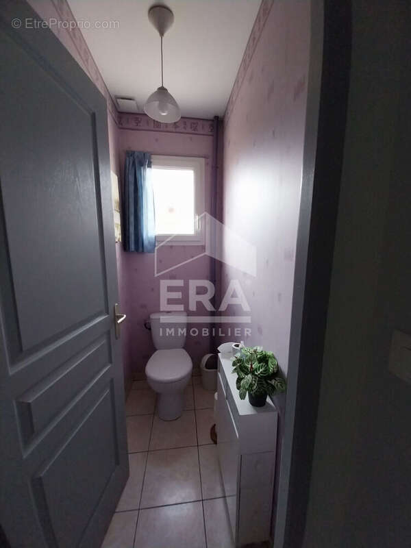 Maison à SAINT-CHRISTOLY-DE-BLAYE