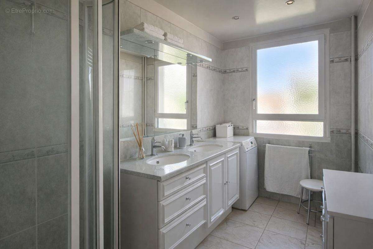 Appartement à BOIS-COLOMBES