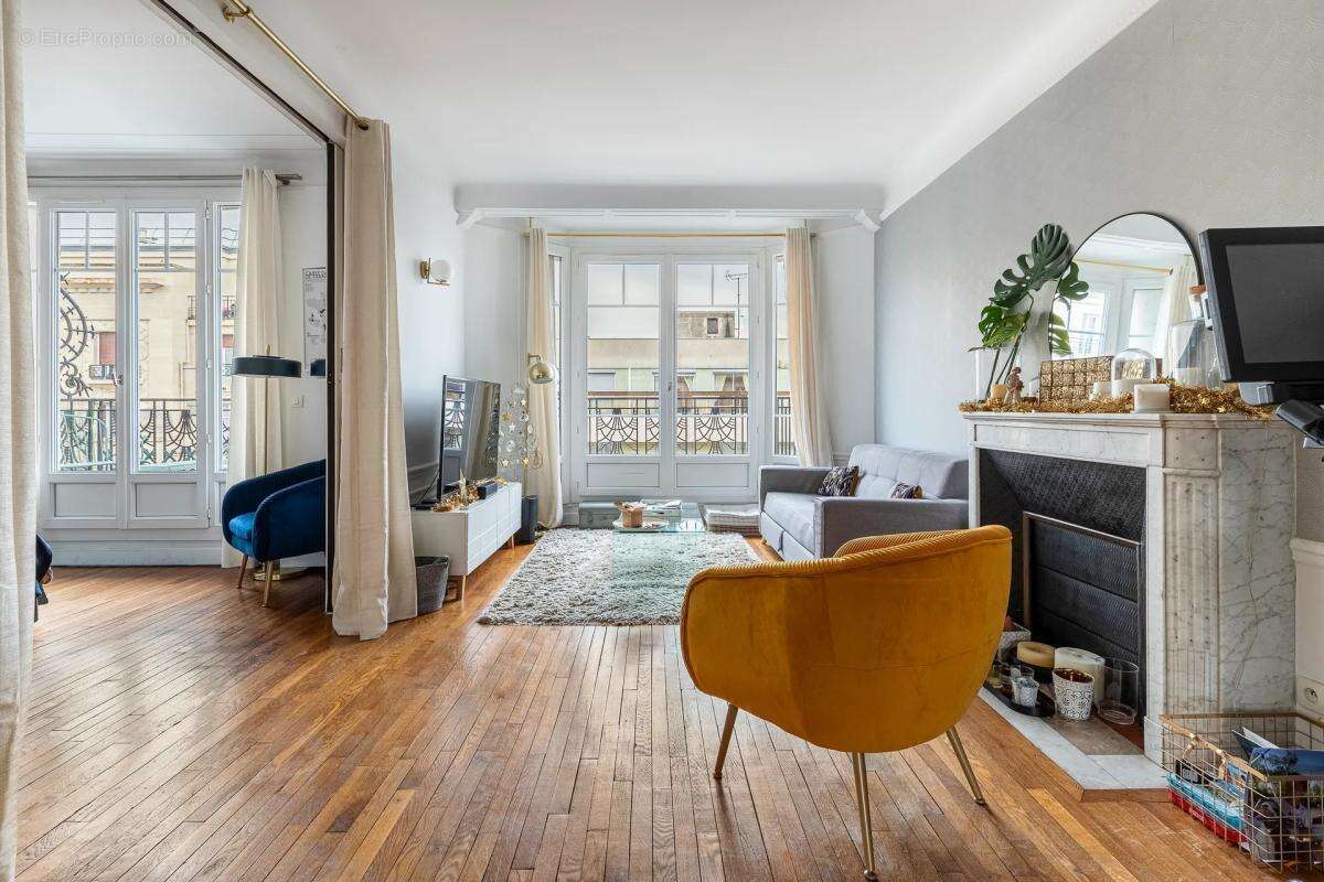 Appartement à PARIS-16E