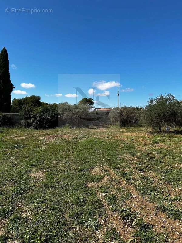 Terrain à AIX-EN-PROVENCE