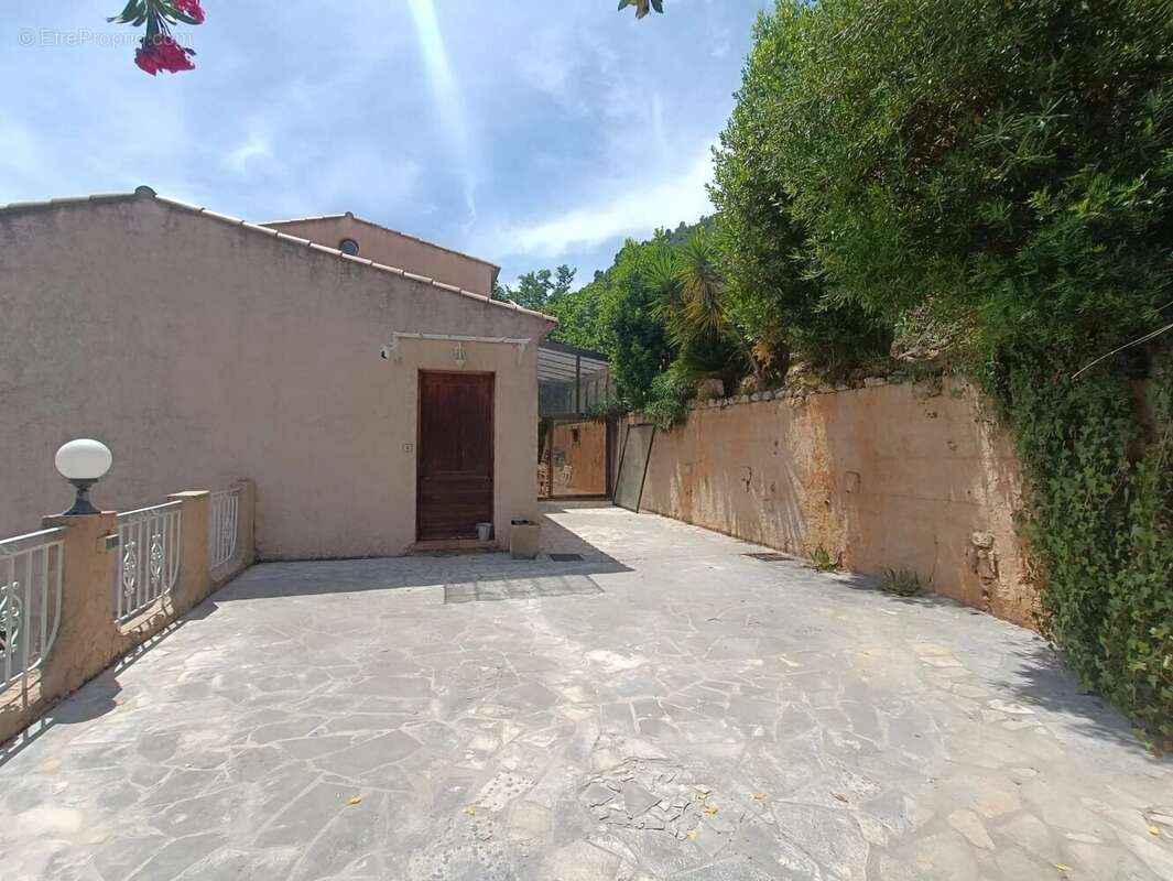 Maison à LA GAUDE