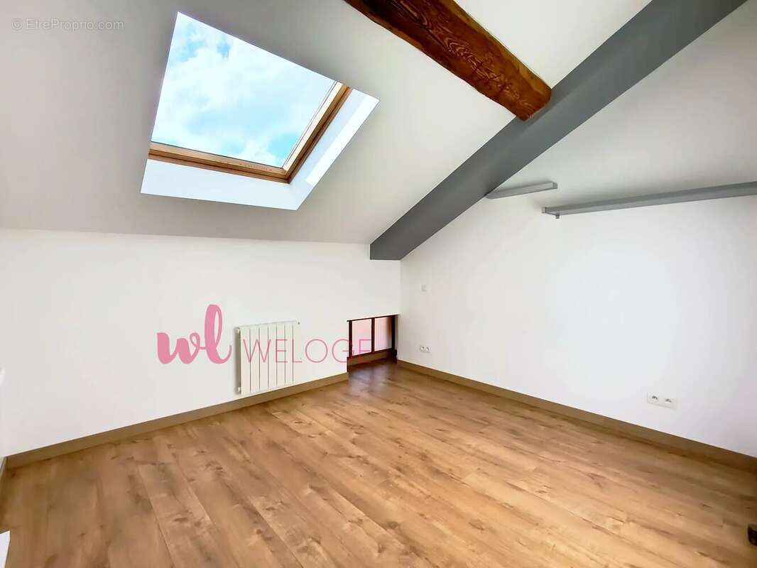 Appartement à FLEURIEUX-SUR-L'ARBRESLE