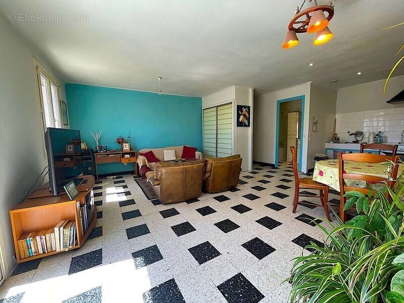 Maison à CASCASTEL-DES-CORBIERES