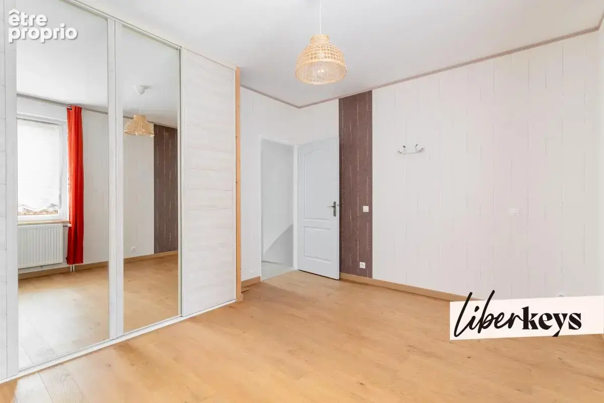 Maison - 4 pièces - 3 stationnements - Av du Maréchal Leclerc - photo 10