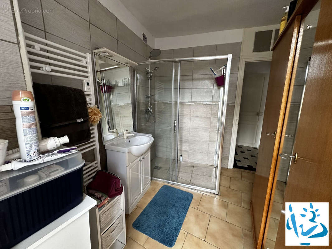 Maison à SAINT-JULIEN-DU-SAULT