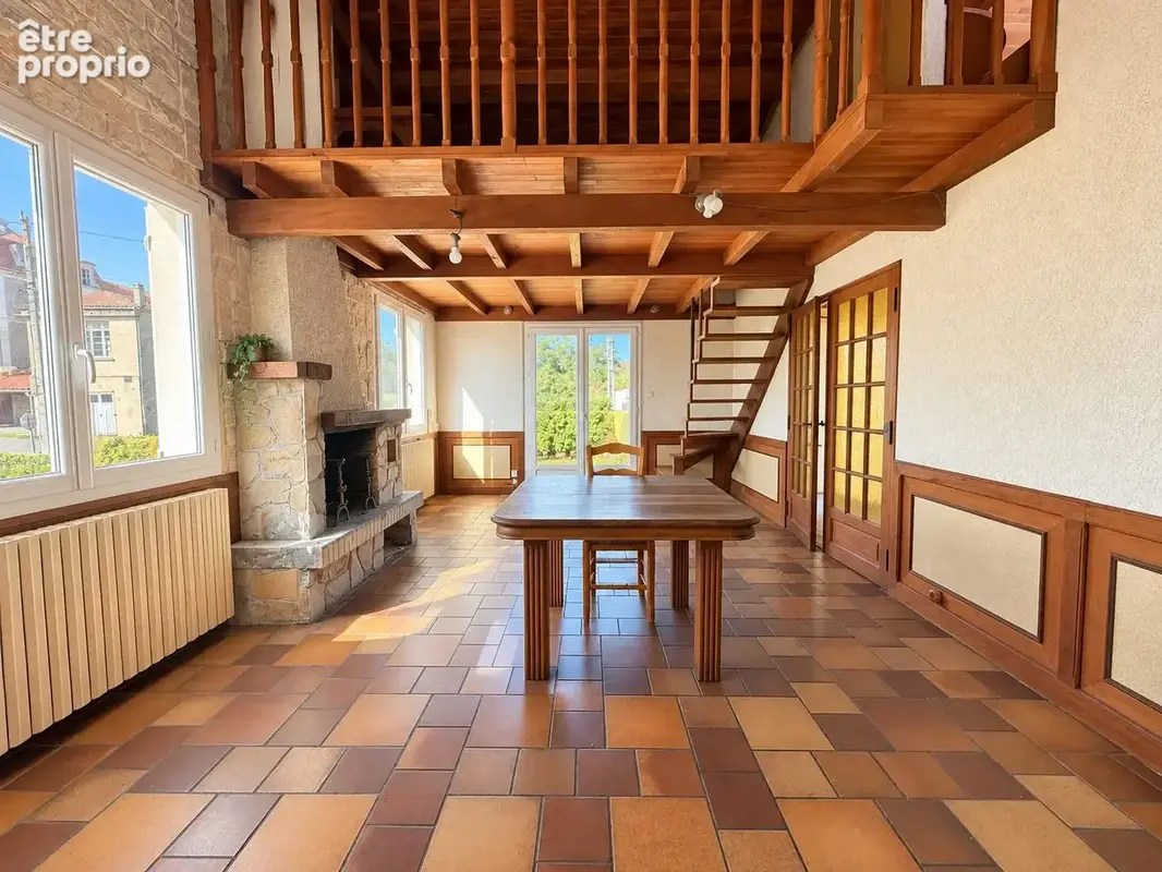 Maison 6 pièces 125 m² à vendre à Voulgezac (16250) - photo 3