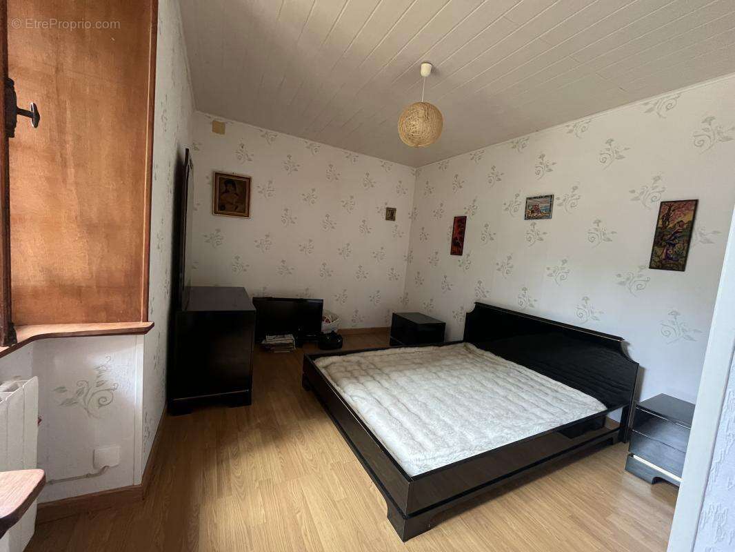 Maison à SAINT-PARIZE-LE-CHATEL