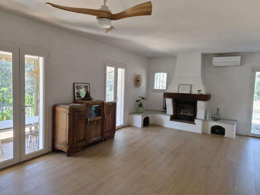 Maison 198 m² à Cuers  - photo 3