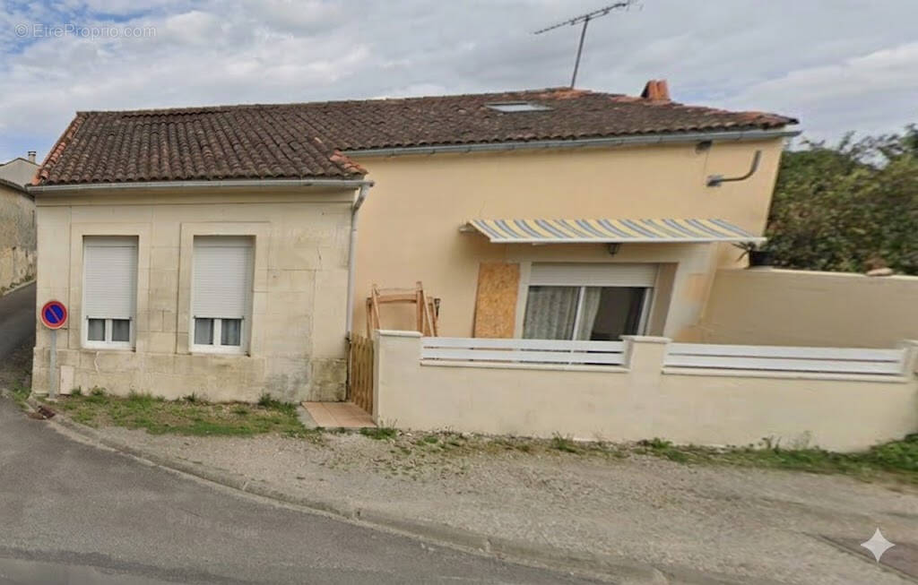 Maison à BURIE