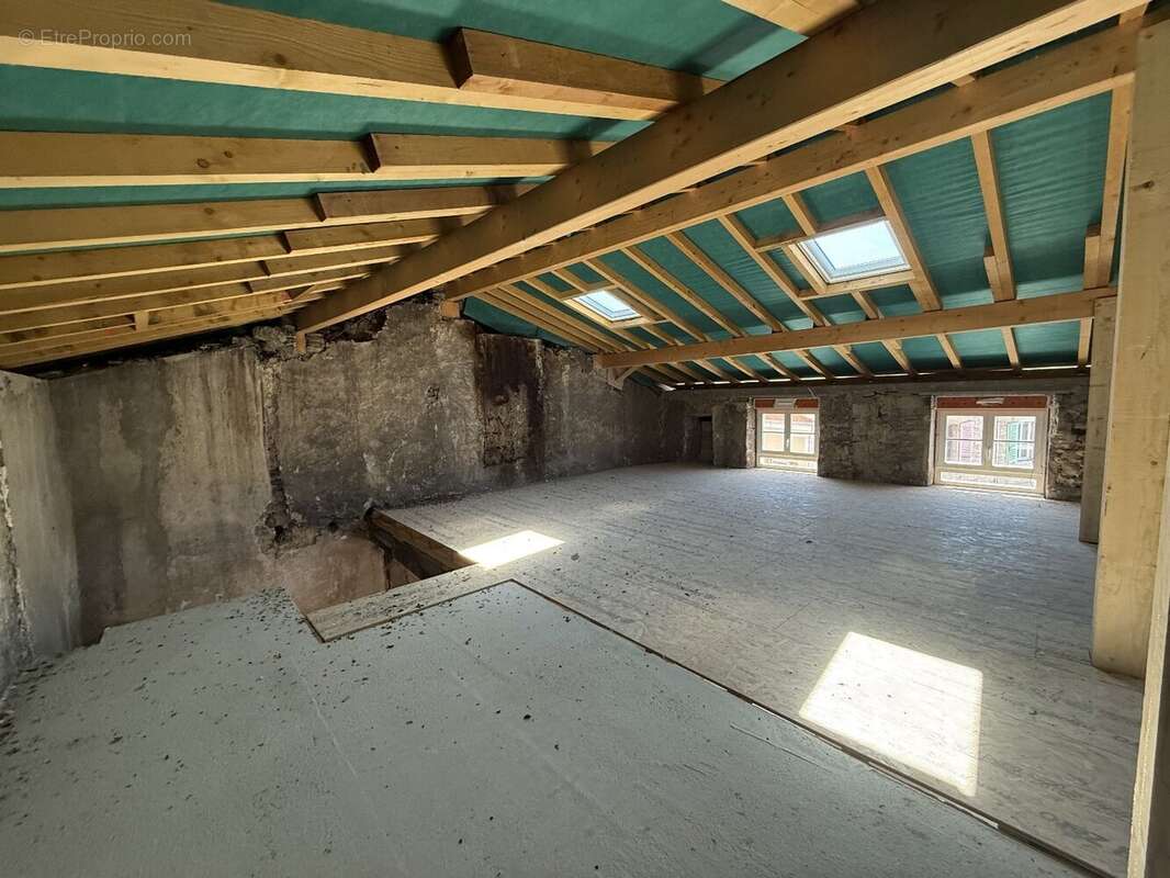 Appartement à LAGNIEU