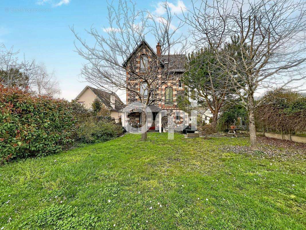 Maison à ALLASSAC