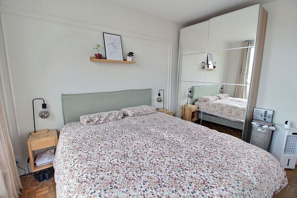 Appartement à LA GARENNE-COLOMBES