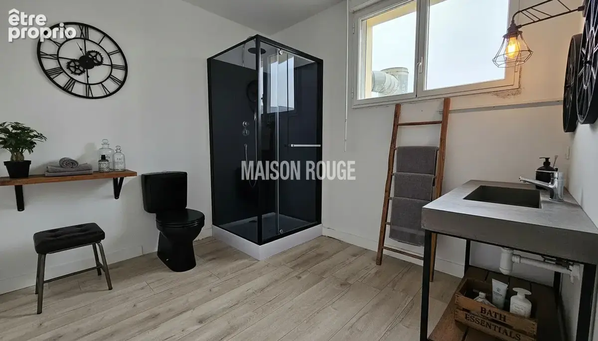Grand appartement de 105 m²  3 chambres  Centre de Sarzeau  Parking - photo 10