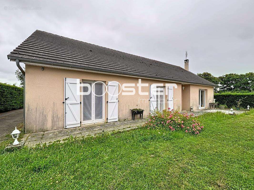 Maison à LAMONGERIE