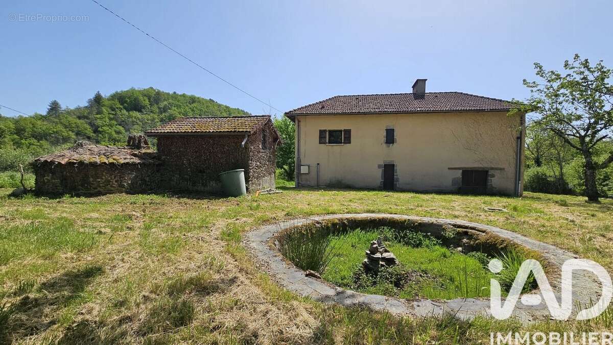 Maison 95 m² à Saint-Etienne-De-Maurs  - photo 6
