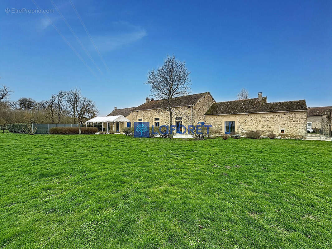 Commerce à LE CHATELET-EN-BRIE