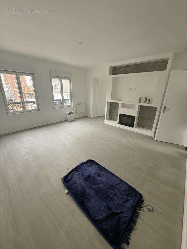 Commerce à SAINT-JUST-EN-CHAUSSEE