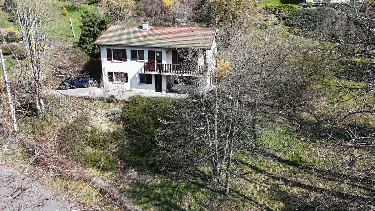 Maison à NANTUA