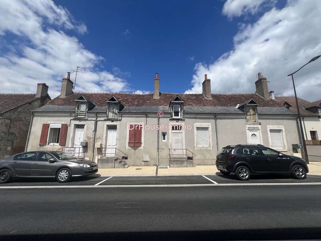 Maison à MEHUN-SUR-YEVRE