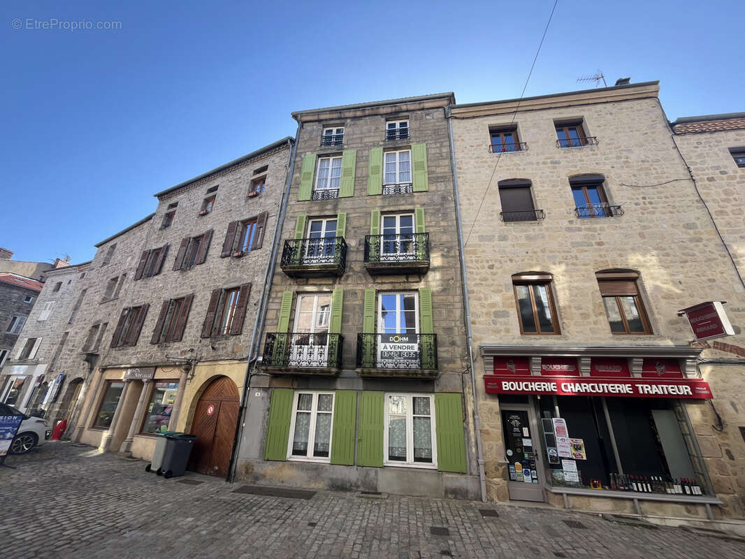 Maison à SAINT-BONNET-LE-CHATEAU
