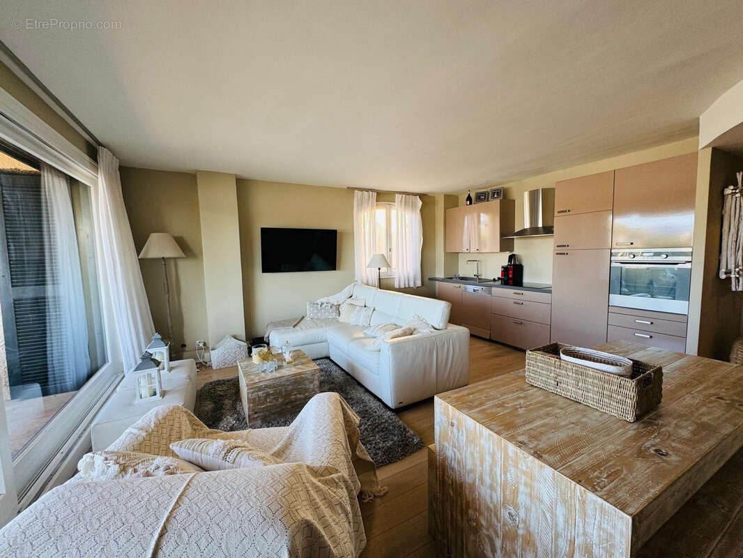 Appartement à COGOLIN