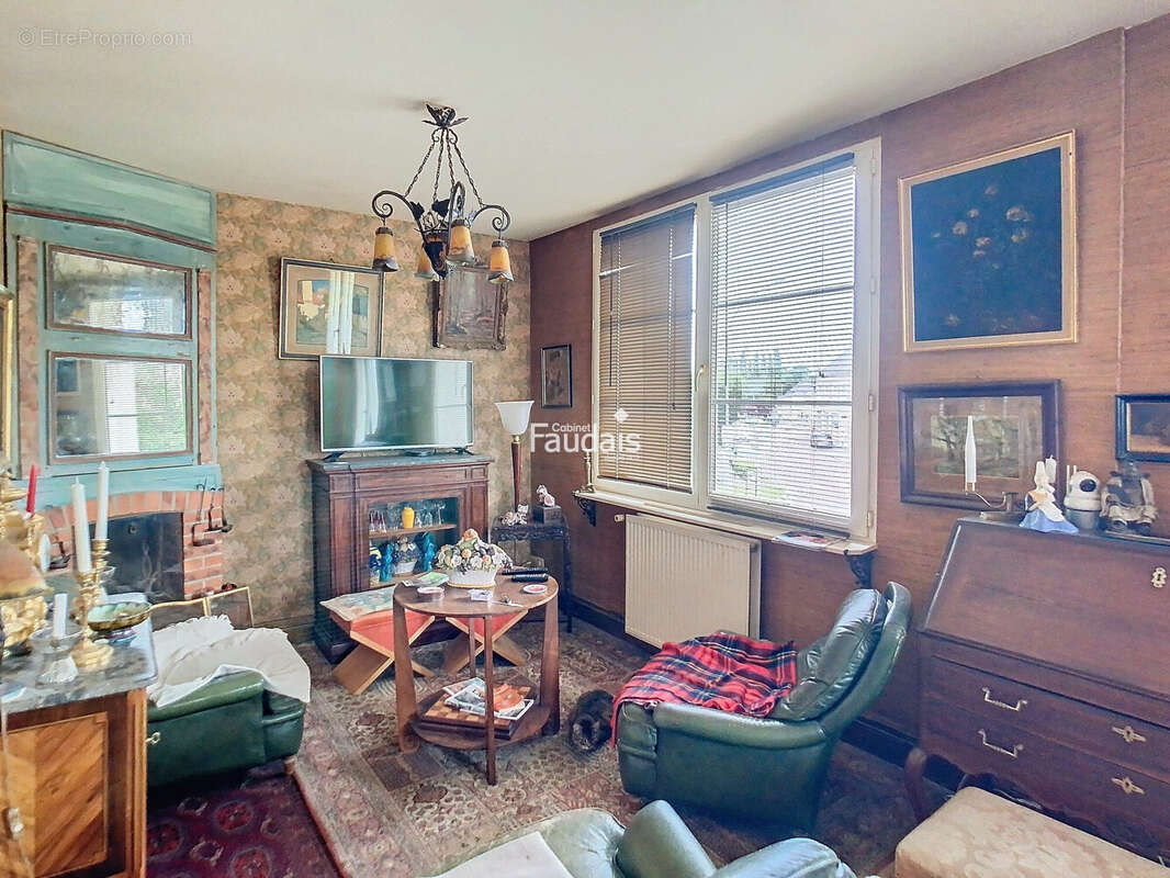 Maison 250 m² à Saint-Sauveur-Le-Vicomte  - photo 5