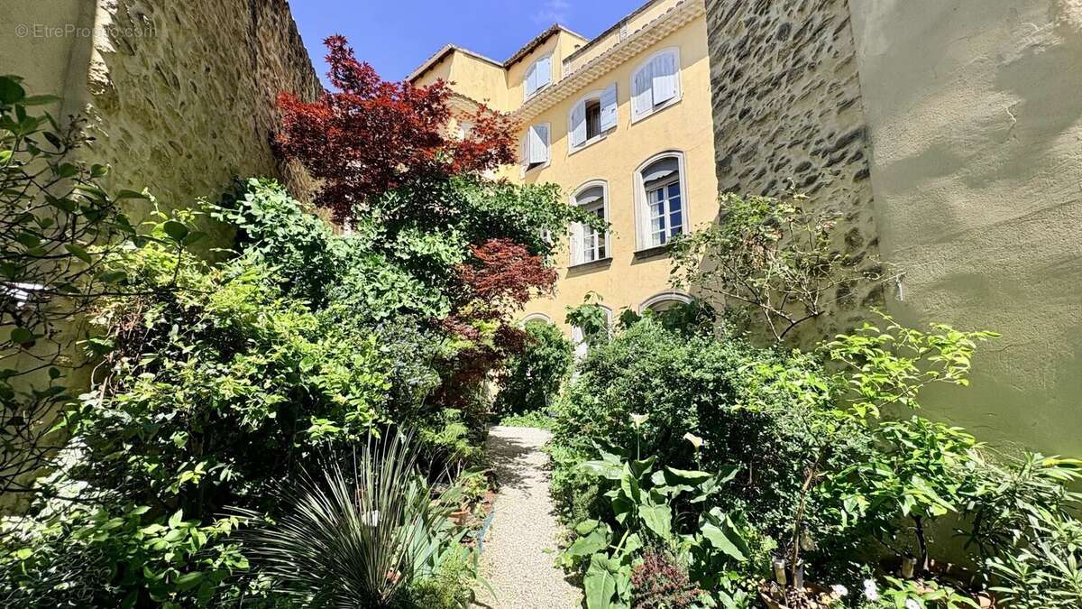 Maison à COURTHEZON