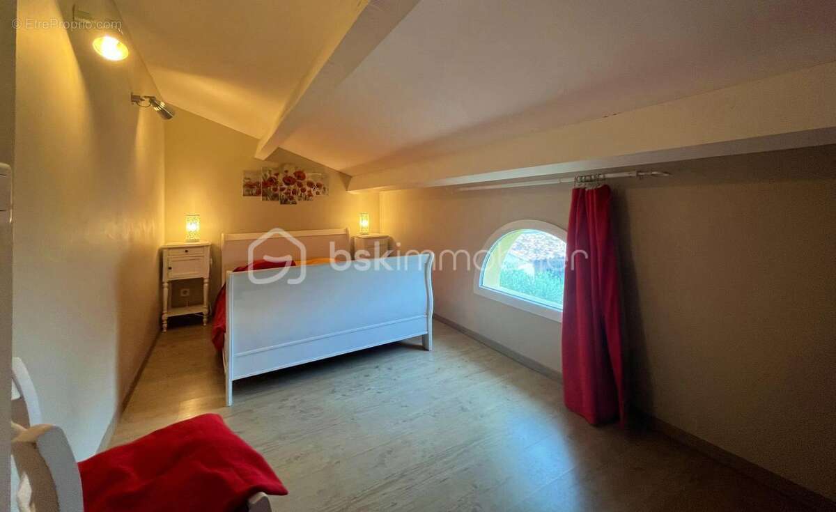 Maison à PELISSANNE