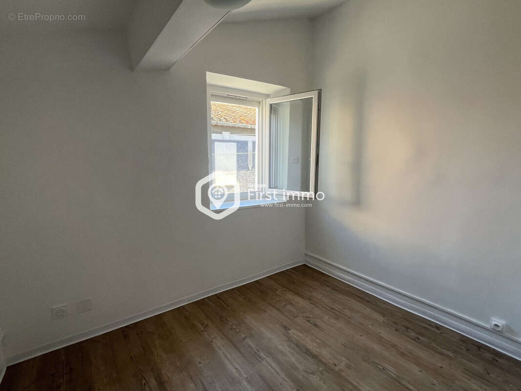 Maison à LATOUR-DE-FRANCE