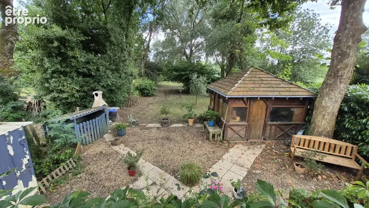 Terrain de loisirs en bord de Sarthe avec chalet - photo 8