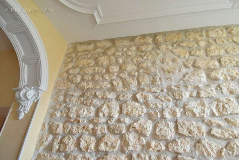 Maison à SAINT-YRIEIX-SUR-CHARENTE