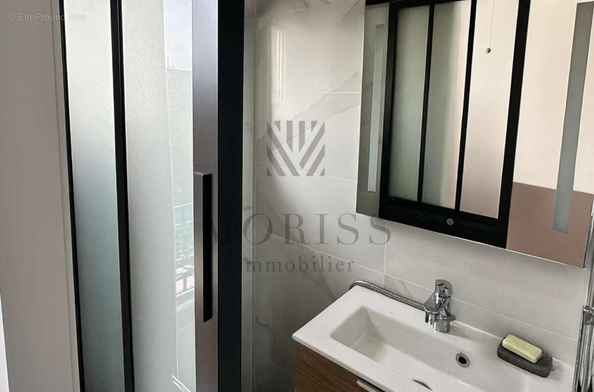 Appartement à PARIS-14E