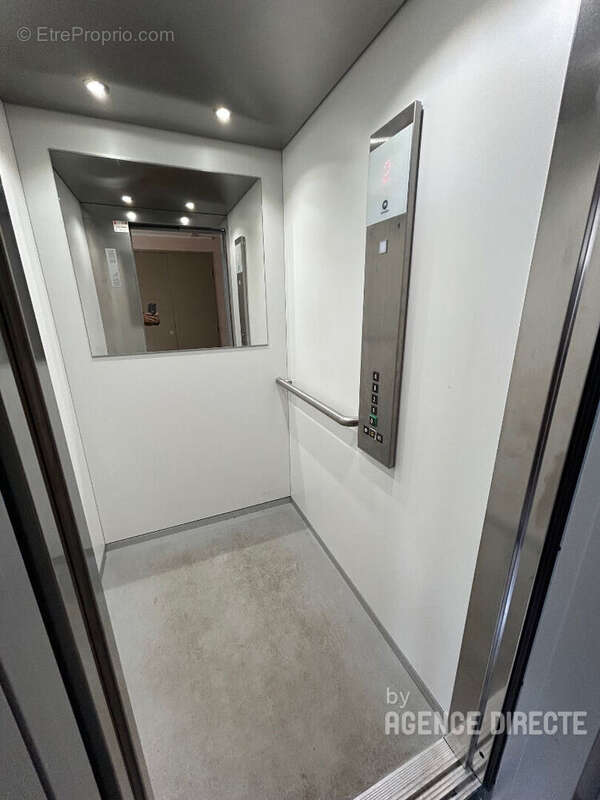 Appartement T2 34 m² - Quai de la Jonelière Nantes, exposé sud, parking en enfilade - photo 12